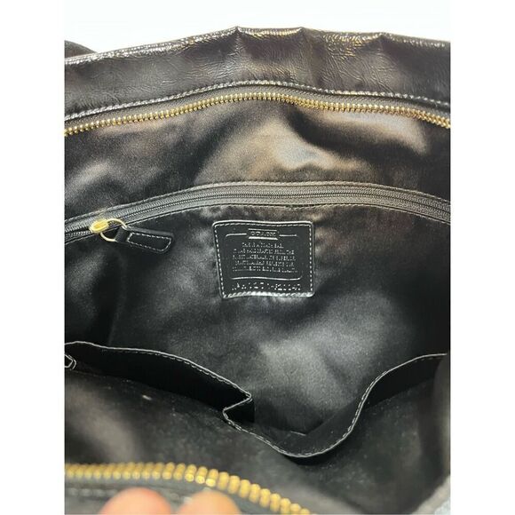 Vintage Coach Black Patent Leather Poppy Daisy Liquid Glass Heart Zipper Bag EUC - Picture 2 of 15